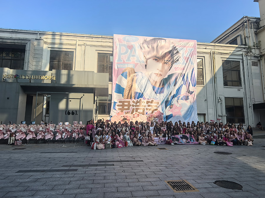 广州自驾配带司机租阿尔法埃尔法商务出租7座别克GL8包年租赁